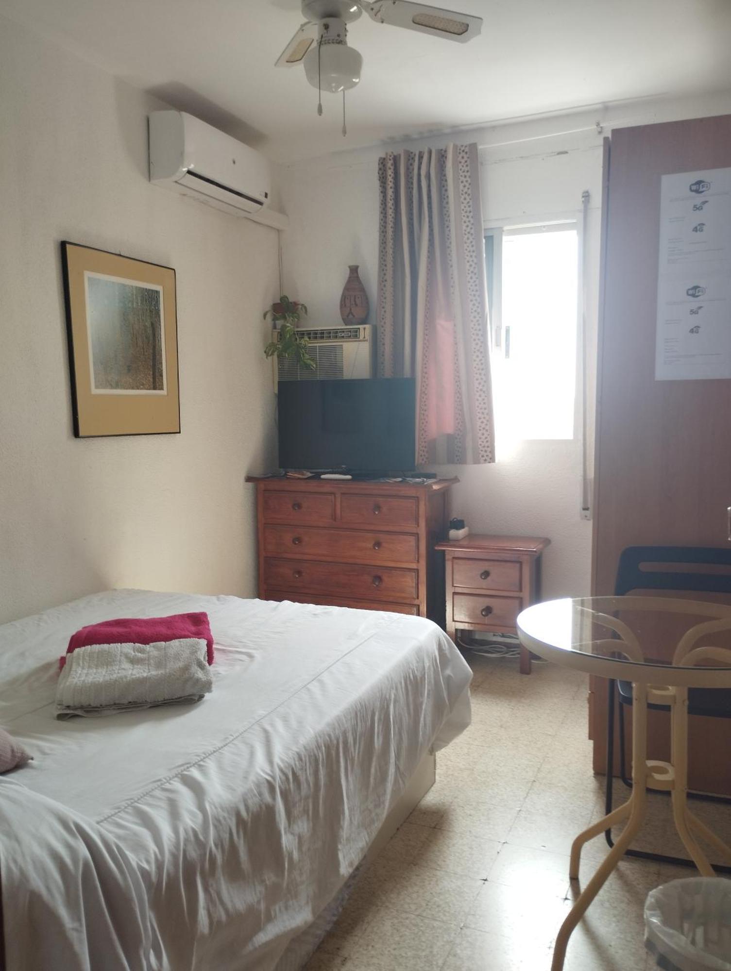 Habitaciones Privadas Con Cama Doble En Sevilla 외부 사진