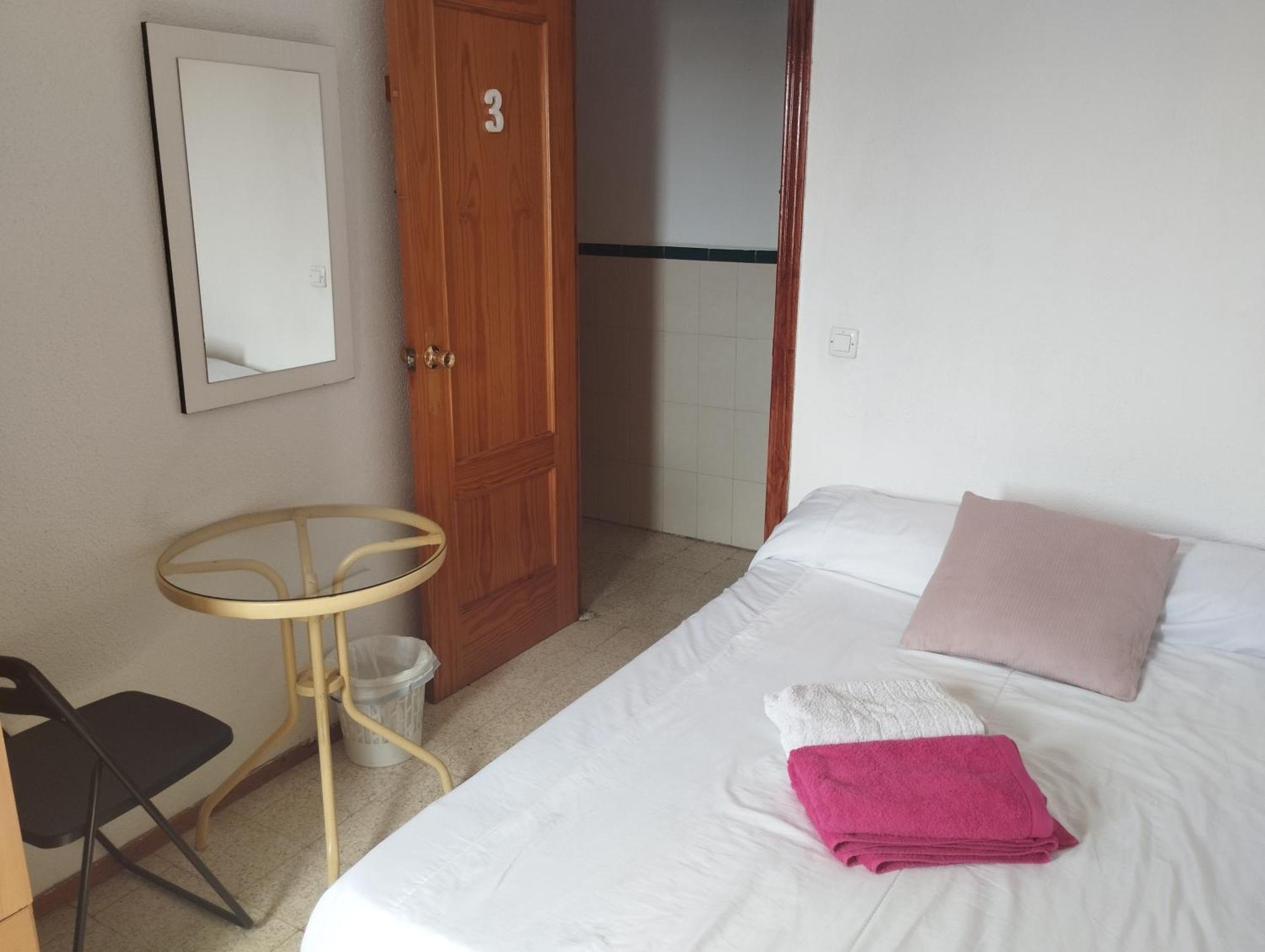 Habitaciones Privadas Con Cama Doble En Sevilla 외부 사진